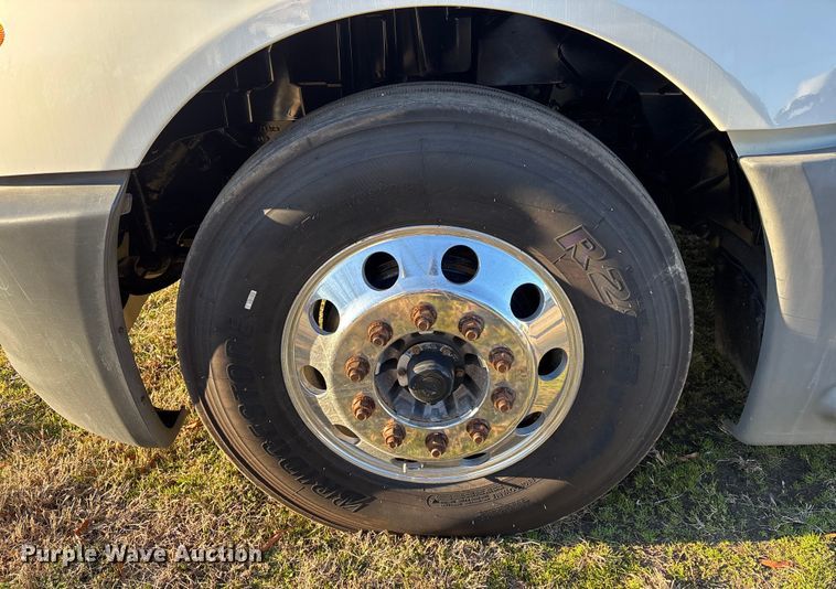 image for item DU0365 2019 International LT625 semi truck