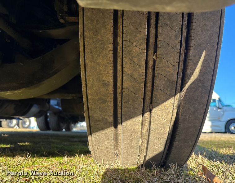 image for item DU0365 2019 International LT625 semi truck