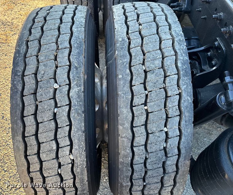 image for item DU0365 2019 International LT625 semi truck