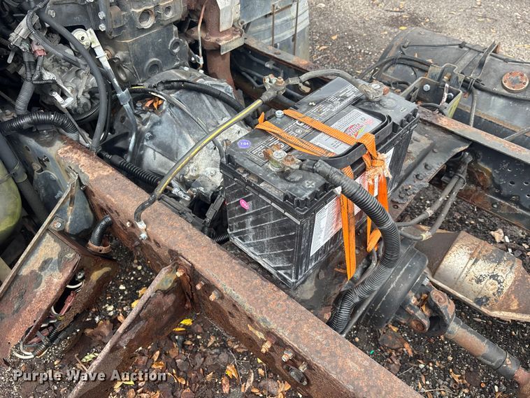 image for item DU0382 2003 UD 1400  truck cab and chassis