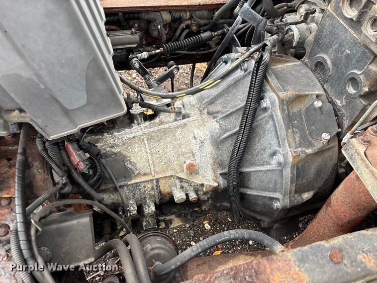 image for item DU0382 2003 UD 1400  truck cab and chassis