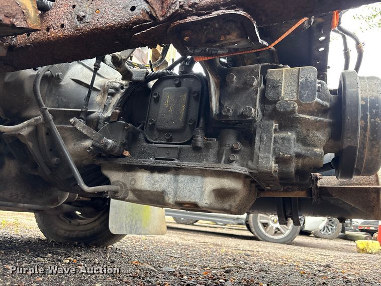 image for item DU0382 2003 UD 1400  truck cab and chassis