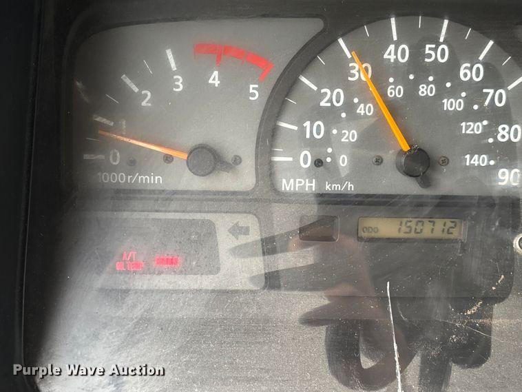 image for item DU0382 2003 UD 1400  truck cab and chassis