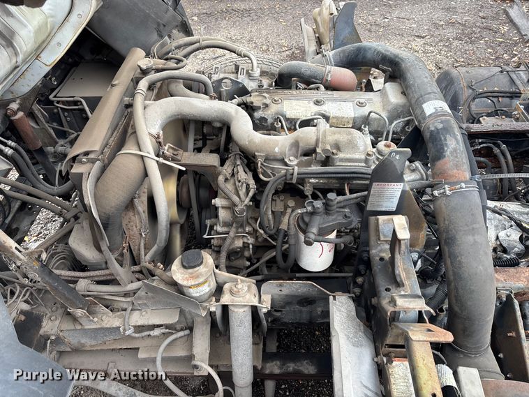 image for item DU0382 2003 UD 1400  truck cab and chassis