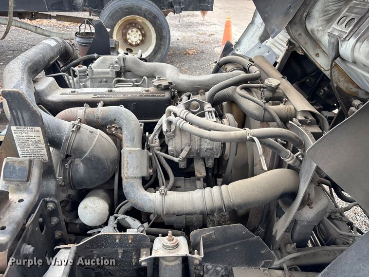 image for item DU0382 2003 UD 1400  truck cab and chassis