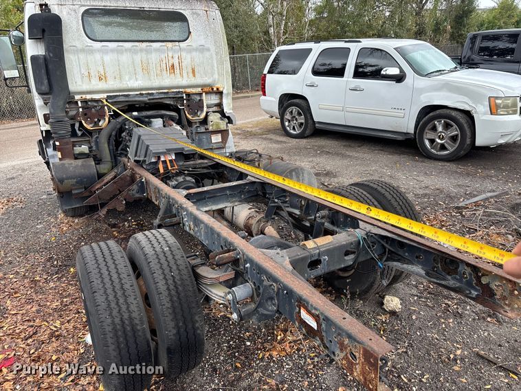 image for item DU0382 2003 UD 1400  truck cab and chassis