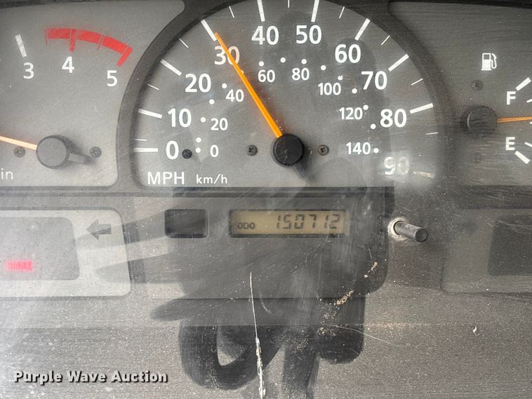 image for item DU0382 2003 UD 1400  truck cab and chassis