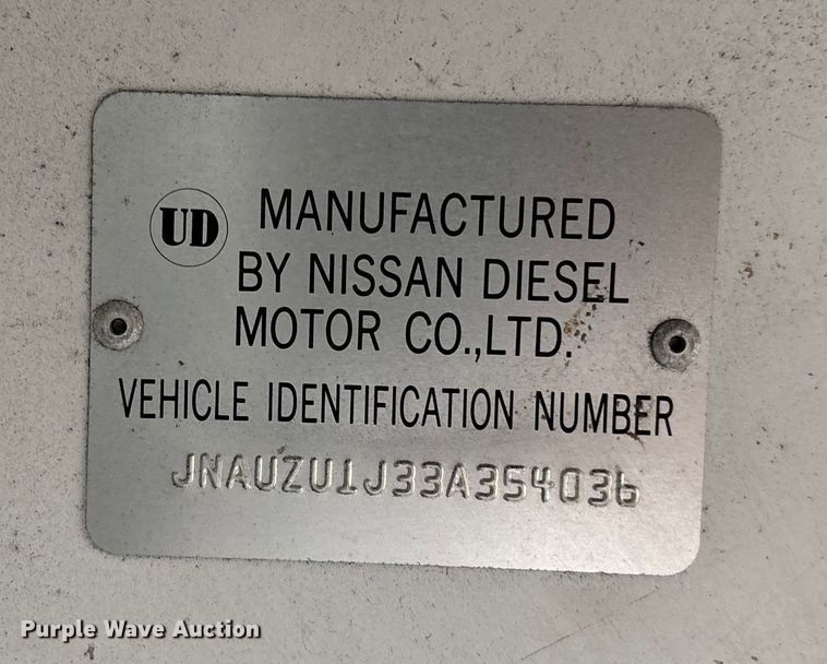 image for item DU0382 2003 UD 1400  truck cab and chassis