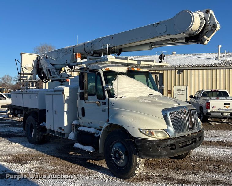image for item DU6969 2004 International MA035 bucket truck