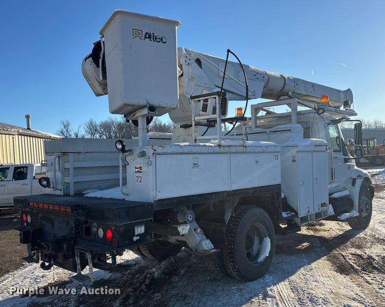 image for item DU6969 2004 International MA035 bucket truck