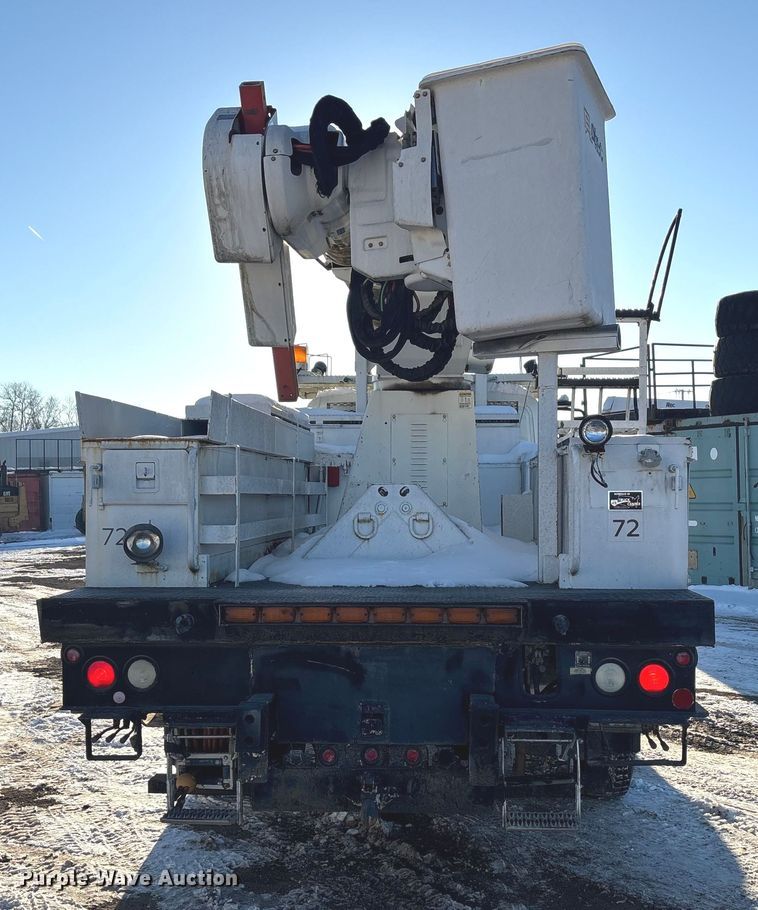 image for item DU6969 2004 International MA035 bucket truck