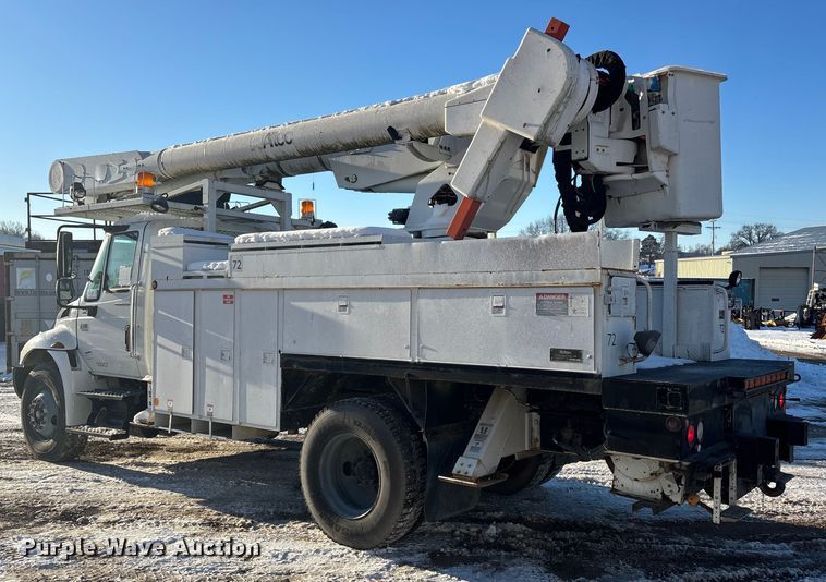 image for item DU6969 2004 International MA035 bucket truck