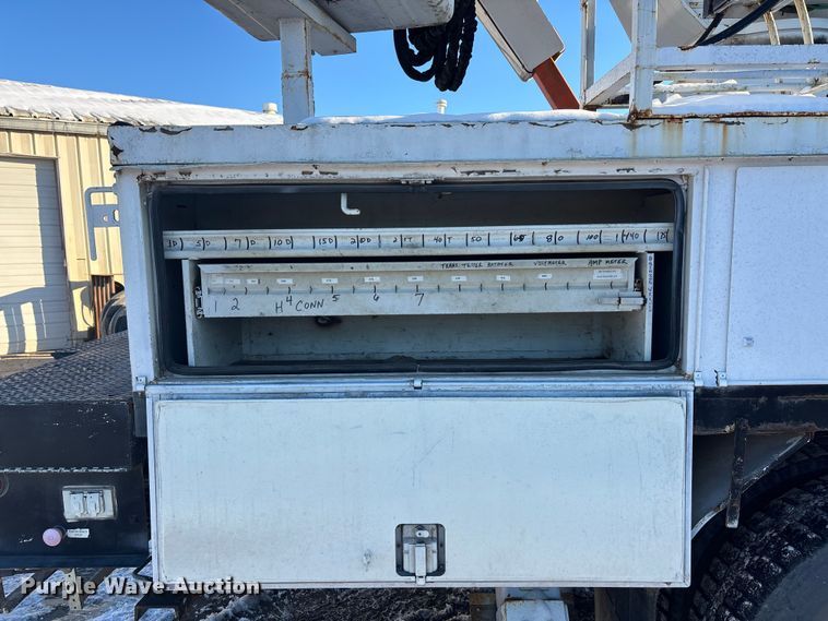 image for item DU6969 2004 International MA035 bucket truck