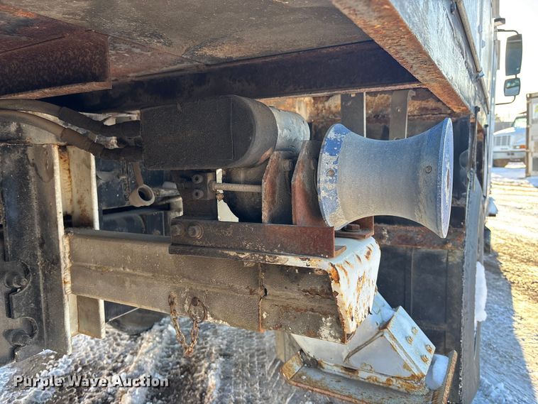 image for item DU6969 2004 International MA035 bucket truck