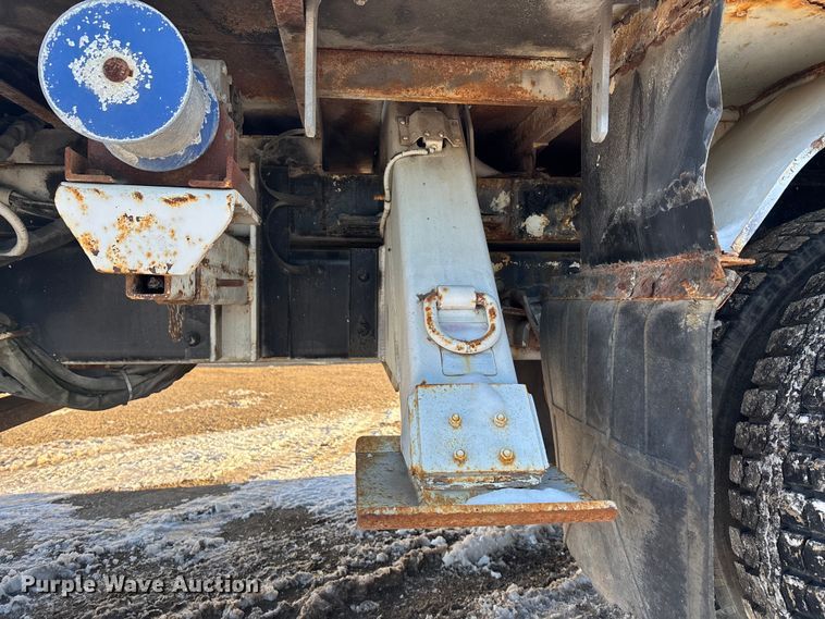 image for item DU6969 2004 International MA035 bucket truck