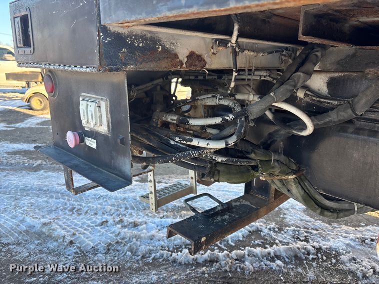 image for item DU6969 2004 International MA035 bucket truck