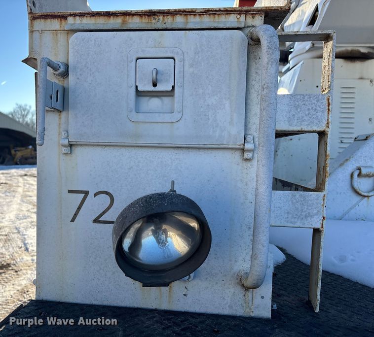 image for item DU6969 2004 International MA035 bucket truck