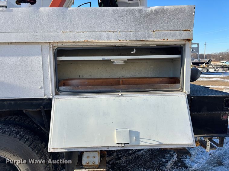 image for item DU6969 2004 International MA035 bucket truck