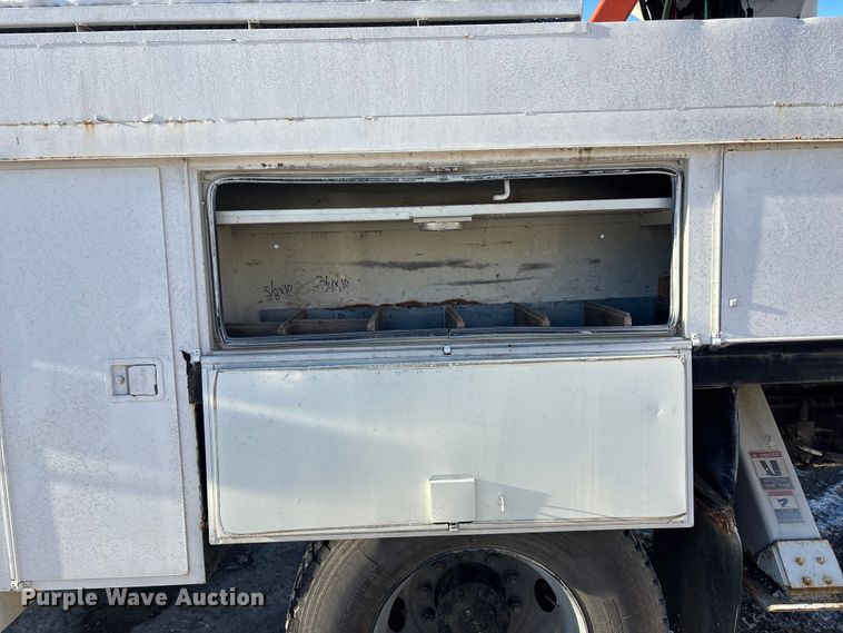 image for item DU6969 2004 International MA035 bucket truck