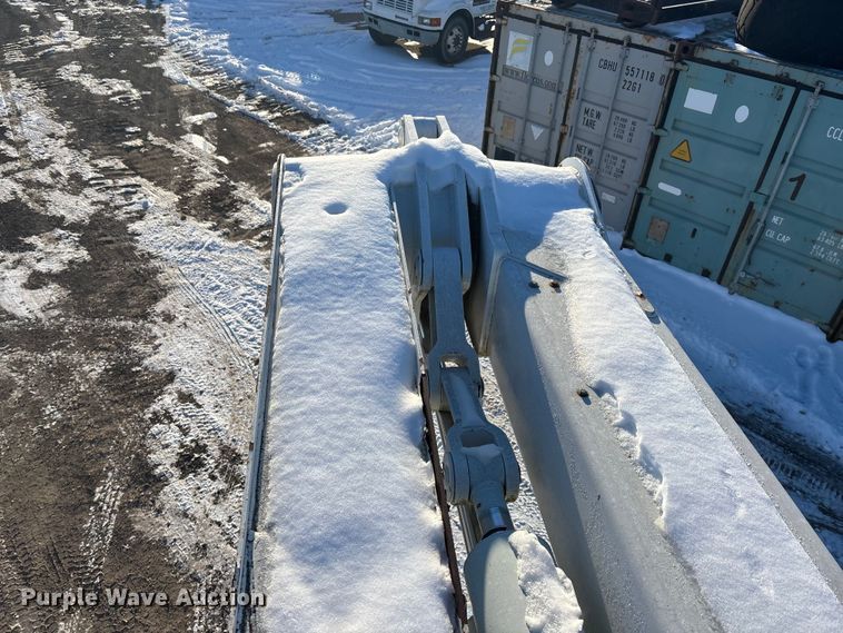 image for item DU6969 2004 International MA035 bucket truck