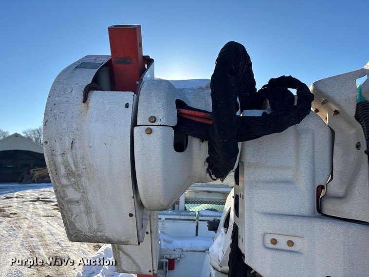 image for item DU6969 2004 International MA035 bucket truck