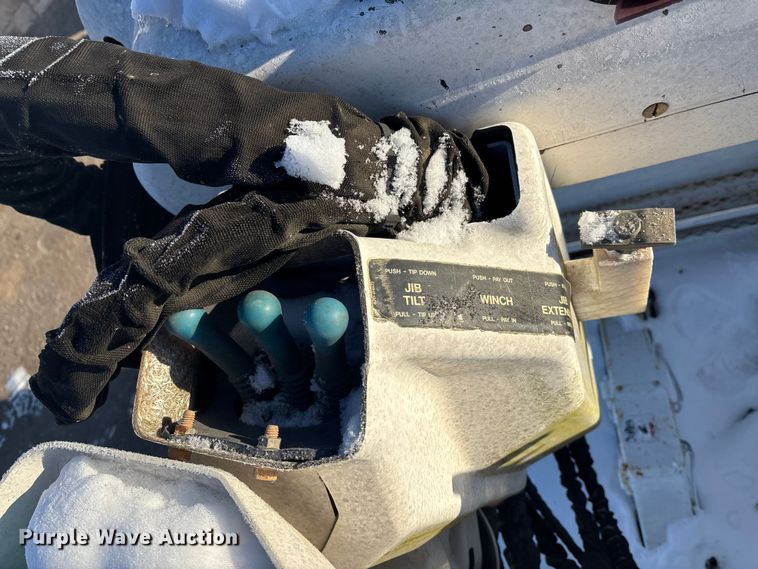 image for item DU6969 2004 International MA035 bucket truck