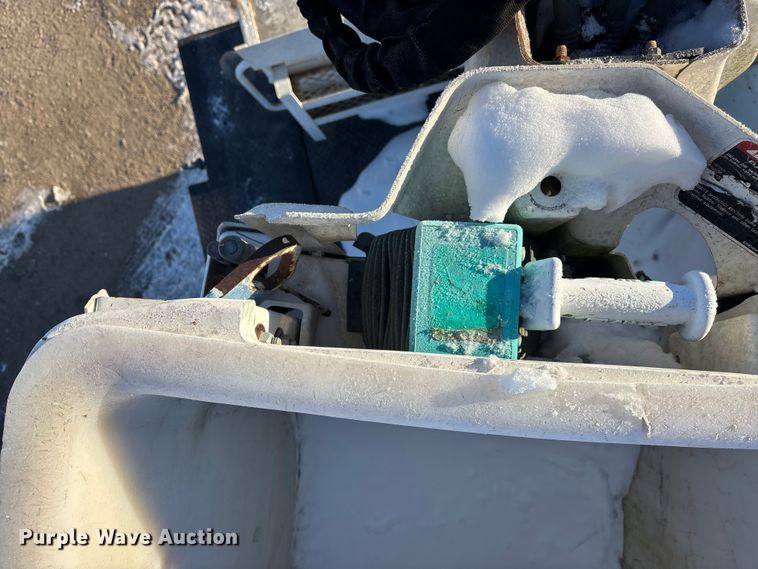 image for item DU6969 2004 International MA035 bucket truck