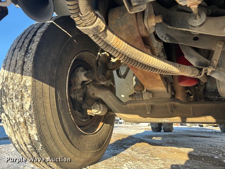 image for item DU6969 2004 International MA035 bucket truck