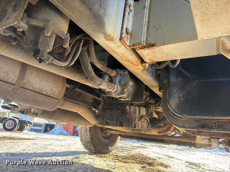 image for item DU6969 2004 International MA035 bucket truck