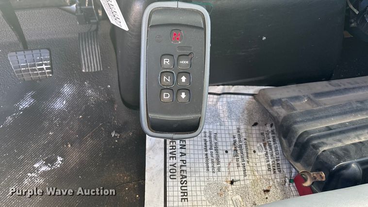 image for item DU6969 2004 International MA035 bucket truck