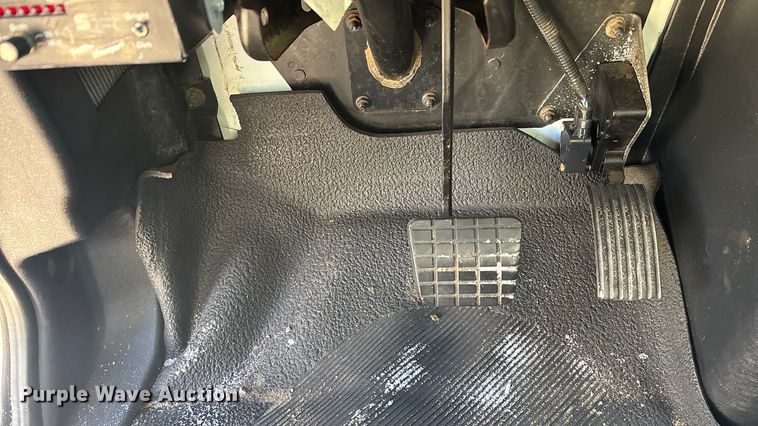 image for item DU6969 2004 International MA035 bucket truck