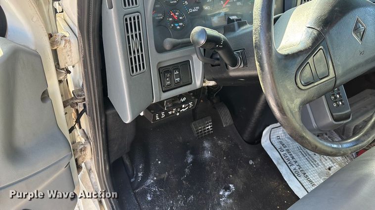 image for item DU6969 2004 International MA035 bucket truck