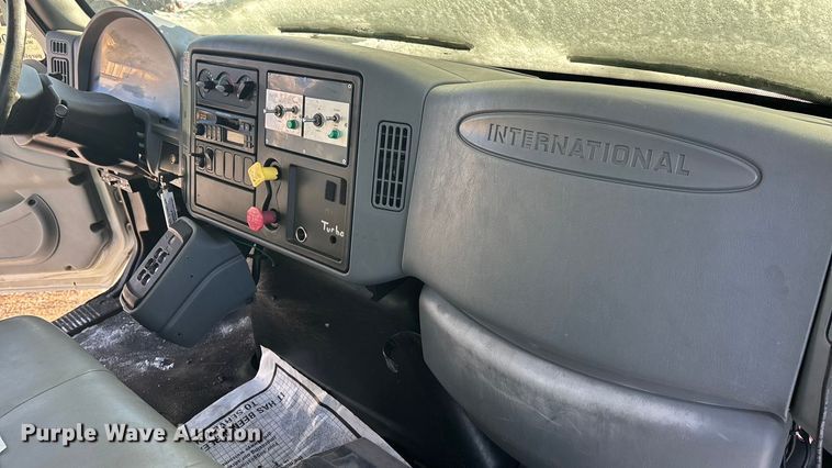 image for item DU6969 2004 International MA035 bucket truck