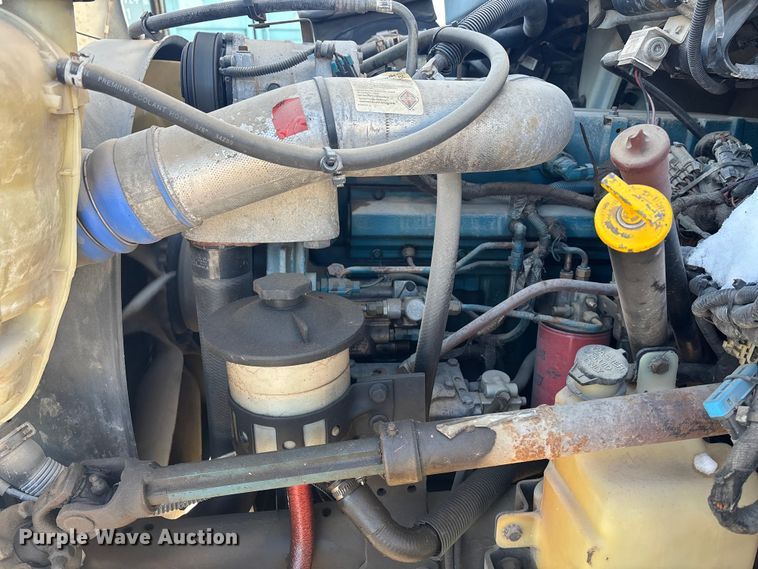 image for item DU6969 2004 International MA035 bucket truck