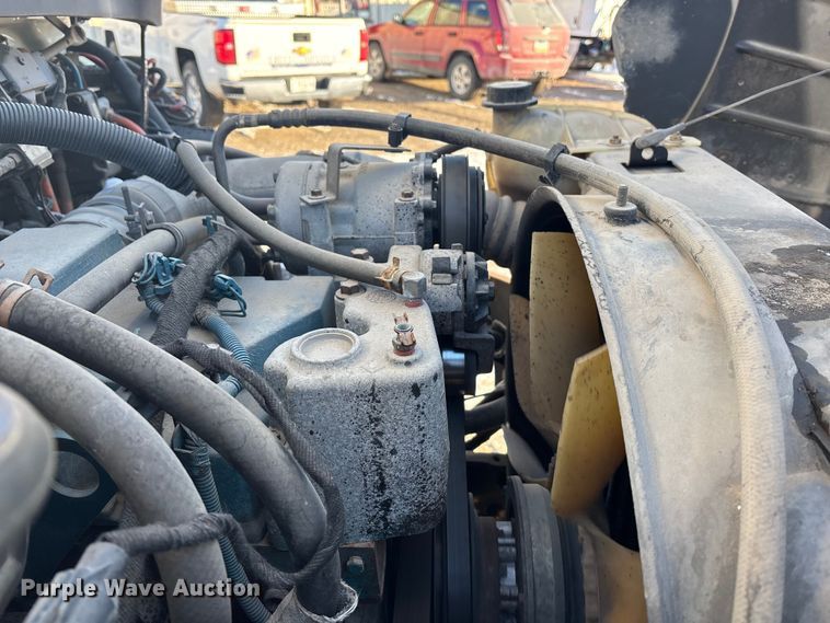 image for item DU6969 2004 International MA035 bucket truck