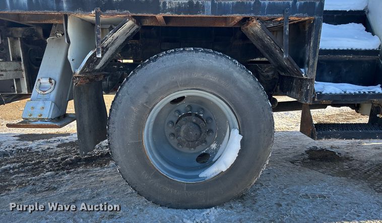 image for item DU6969 2004 International MA035 bucket truck