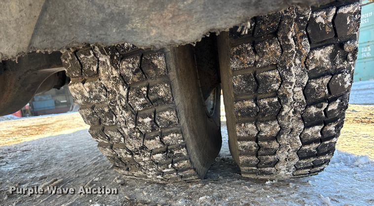 image for item DU6969 2004 International MA035 bucket truck