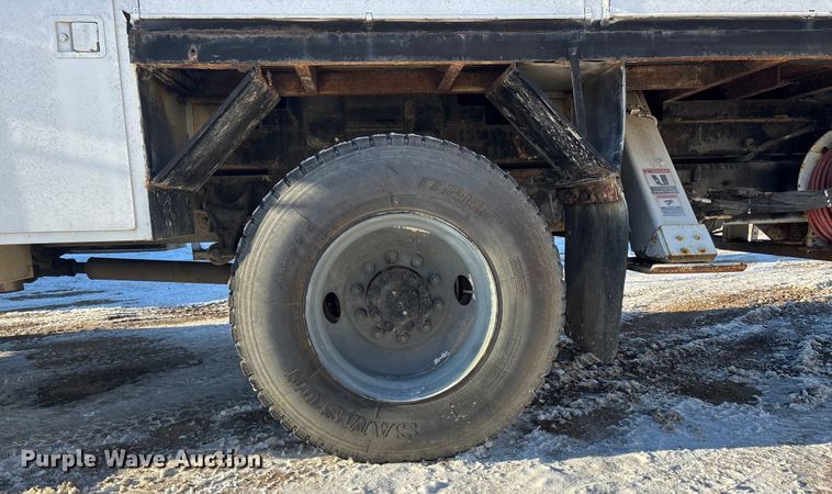 image for item DU6969 2004 International MA035 bucket truck