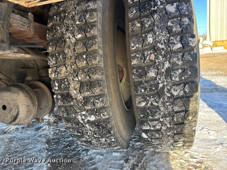 image for item DU6969 2004 International MA035 bucket truck