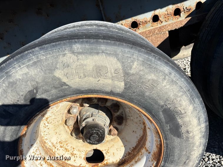 image for item DW7367 1995 Transcraft TL2000 S2 flatbed trailer