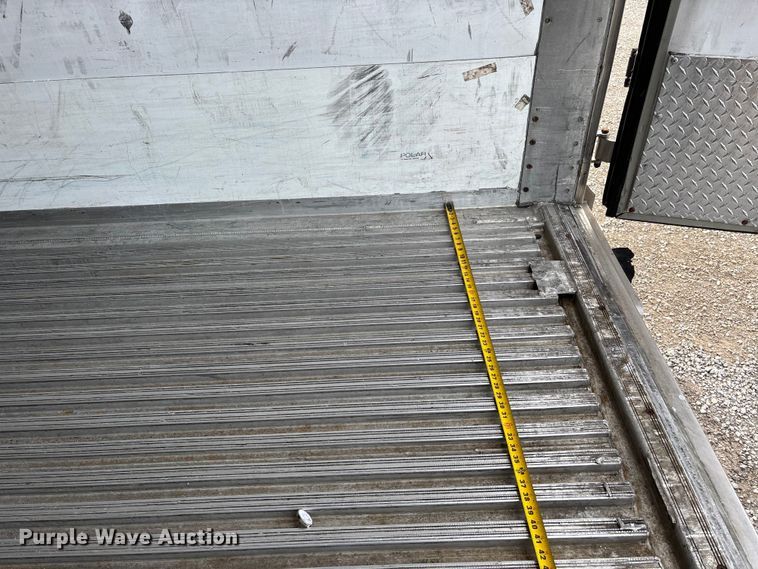 image for item DW7442 2013 Wabash refrigerated van trailer