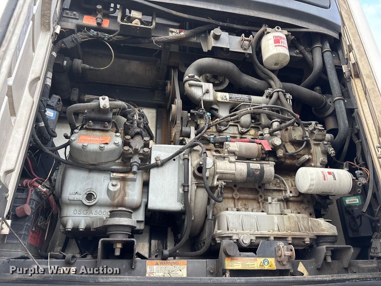 image for item DW7442 2013 Wabash refrigerated van trailer