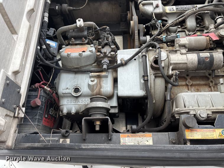 image for item DW7442 2013 Wabash refrigerated van trailer