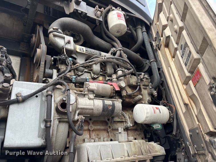 image for item DW7442 2013 Wabash refrigerated van trailer