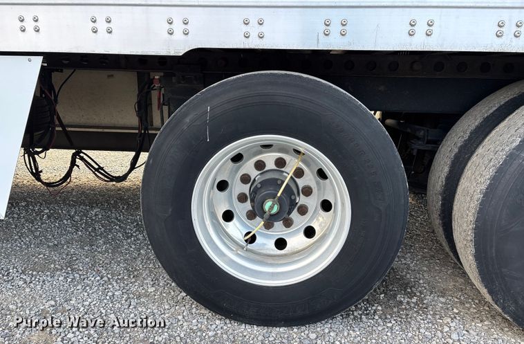 image for item DW7442 2013 Wabash refrigerated van trailer