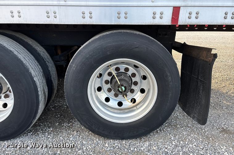 image for item DW7442 2013 Wabash refrigerated van trailer