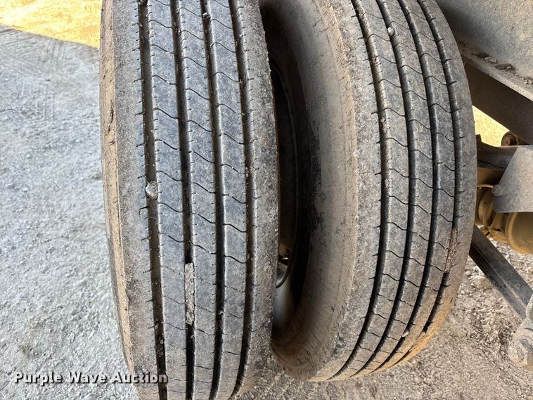 image for item DW7452 2014 East end dump trailer