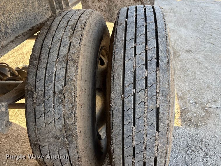 image for item DW7452 2014 East end dump trailer