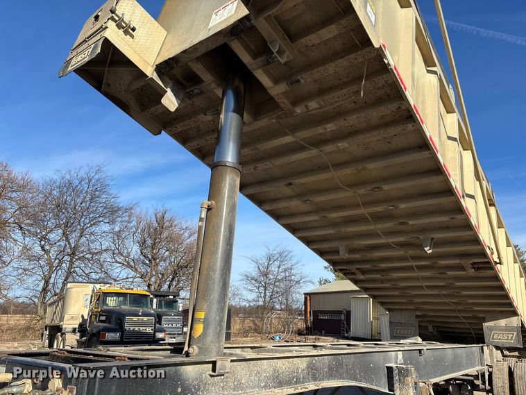 image for item DW7452 2014 East end dump trailer