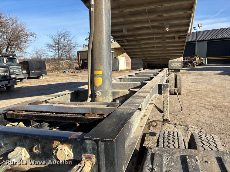 image for item DW7452 2014 East end dump trailer